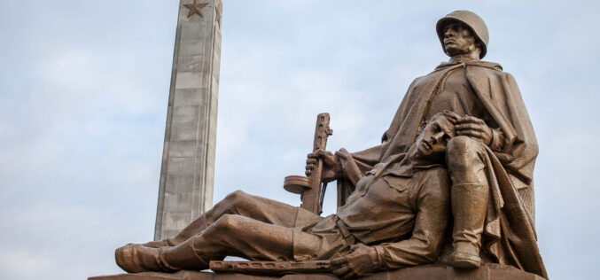 Kto spoczywa na radzieckich cmentarzach