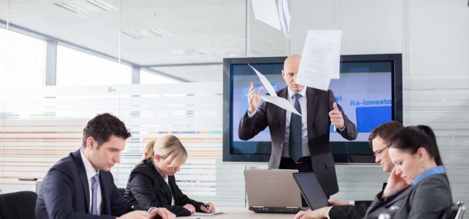 Jazda po bandzie, czyli awans za każdą cenę