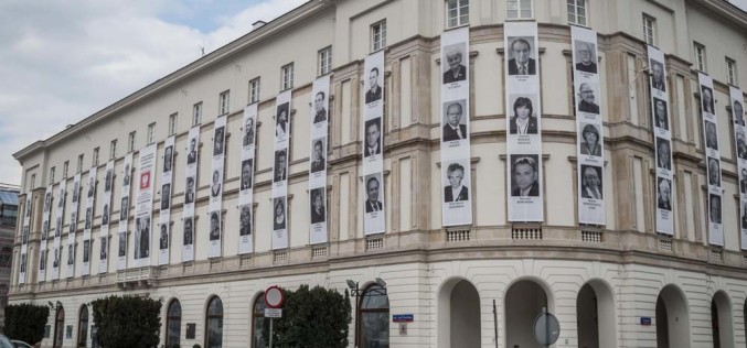 Smoleńsk – instrukcja obsługi