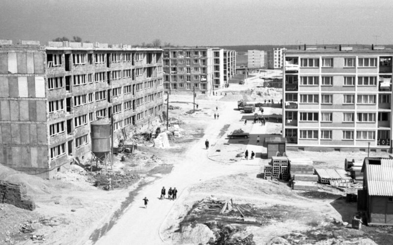 Poniewieranie milionów Polaków