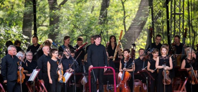 Filharmonia Narodowa zaprasza na koncerty plenerowe z cyklu „Klasycznie na trawie”