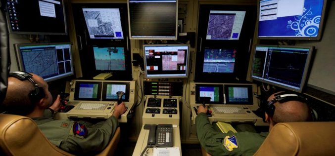 Na wojnę jak do biura