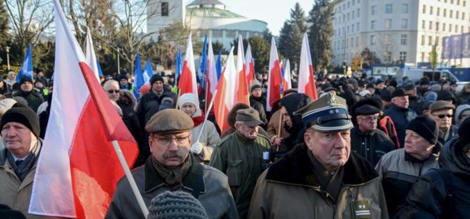 Oszukani przez PiS i PO