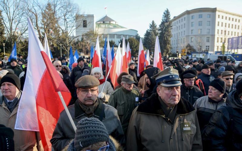 Oszukani przez PiS i PO