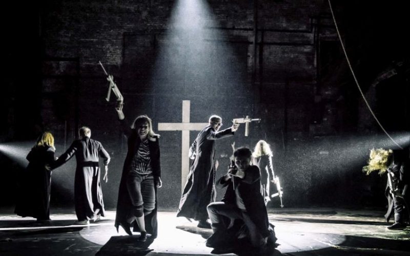 Kto zdejmie klątwę?