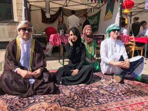 Podczas orientaliów studenci arabistyki przybliżają kolegom kulturę Wschodu. Fot. Agnieszka Lesiczka/Orientalia