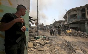 Ewakuacja Irakijczyków ze Starego Miasta w Mosulu, 30 czerwca 2017 r.