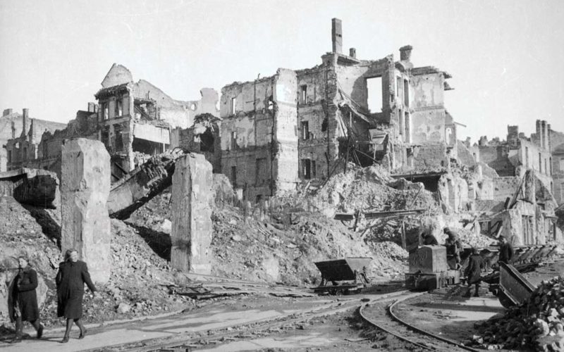 Tylko się dostać do Warszawy