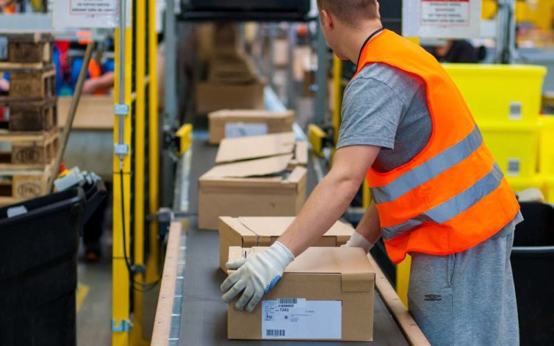 Amazon: Magiczna kraina wyzysku