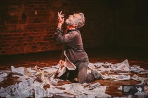 Ara Asaturyan z Armenii w monodramie „Śmieszny staruszek”