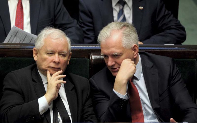 Na prawo od PiS hula polityka