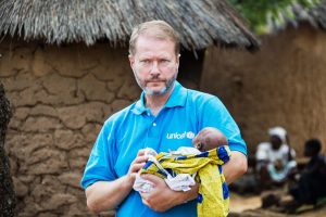Artur Żmijewski na misji UNICEF fot. UNICEF/Marcin Suder