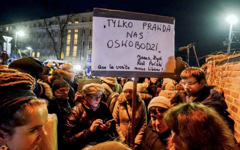 Brunatna fala się rozlewa