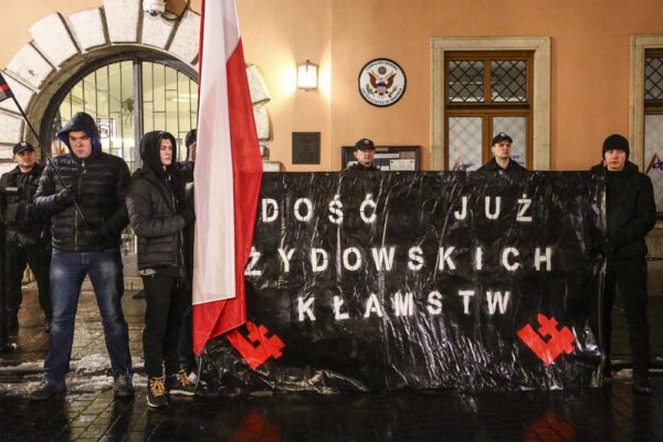 Protest "Dość żydowskich kłamstw" w Krakowie