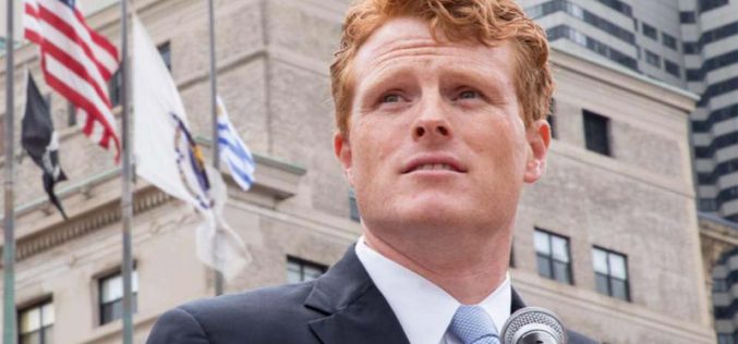 Kennedy walczy z Trumpem