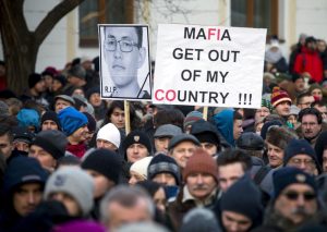 Marsz milczenia upamiętniający zabitego słowackiego dziennikarza i jego partnerkę, 28 lutego 2018