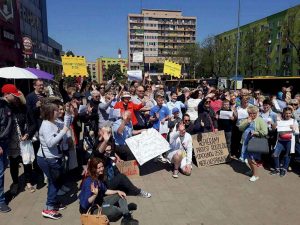 Wałbrzyska pikieta poparcia dla protestujących w Sejmie opiekunów niepełnosprawnych