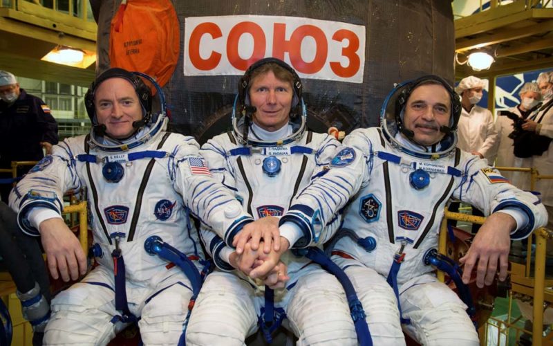 Jak wkładać spodnie w kosmosie