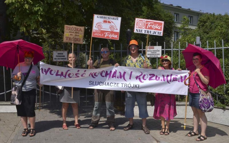 Trójka wreszcie żąda