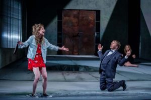 Scena ze spektaklu "Pijani"