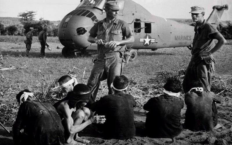 John McCain – sfabrykowany bohater