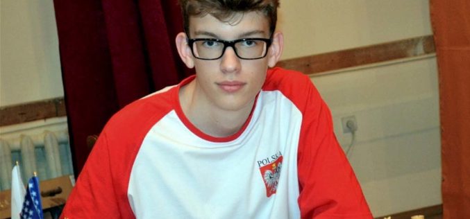 Szachiści krok od złota