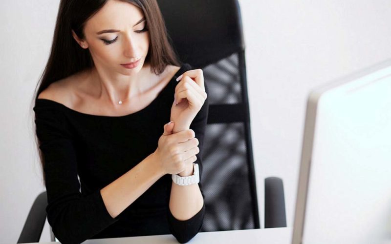 Choruję, ale pracuję