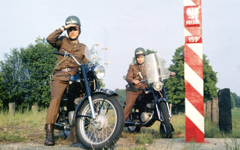 Tam za rzeką jest granica, na granicy jest protest