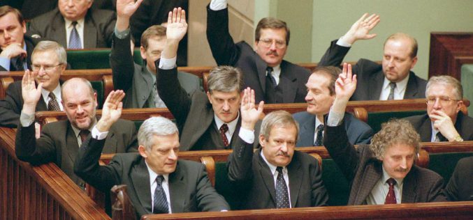 Gdyby liczyć głosy metodą Sainte-Laguë, PiS miałoby 200 posłów