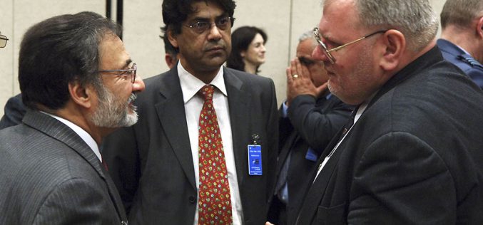 Dorzynanie dyplomatów