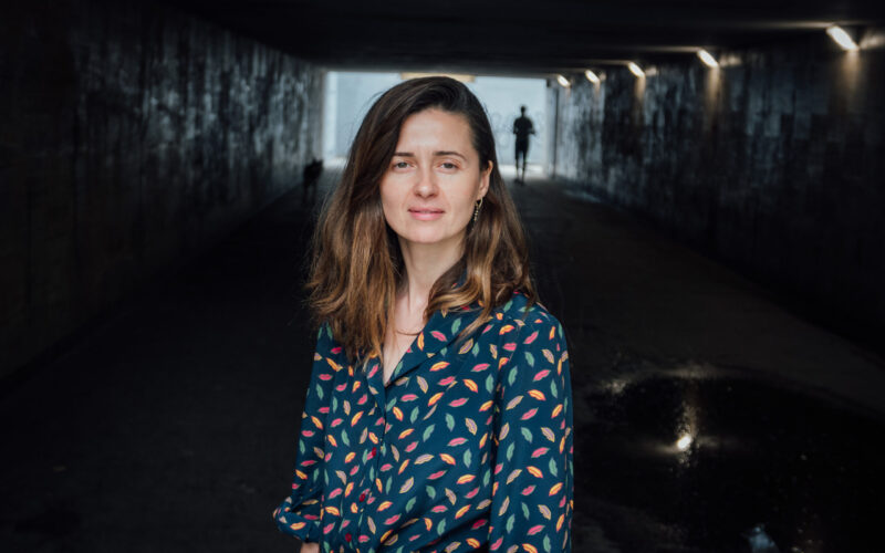 Jak zagrać szklankę z gorącą wodą