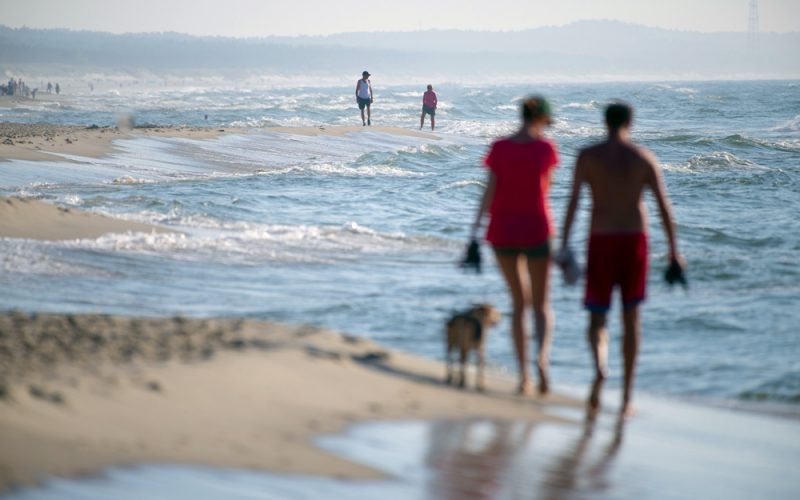 Nadmorskie wakacje w cieniu koronawirusa