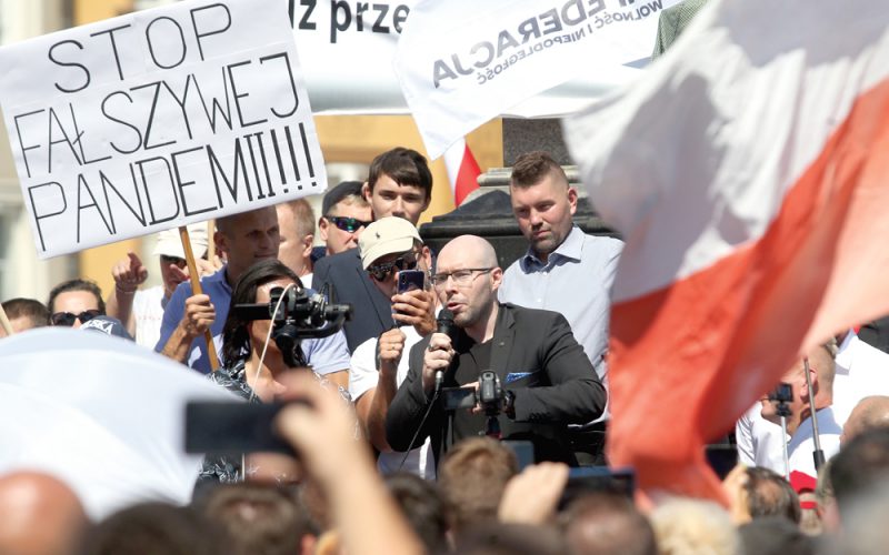 Sklepowe ofensywy antymaseczkowców