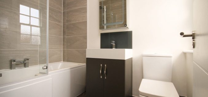 Parawan nawannowy – jaki model wybrać do swojej łazienki?