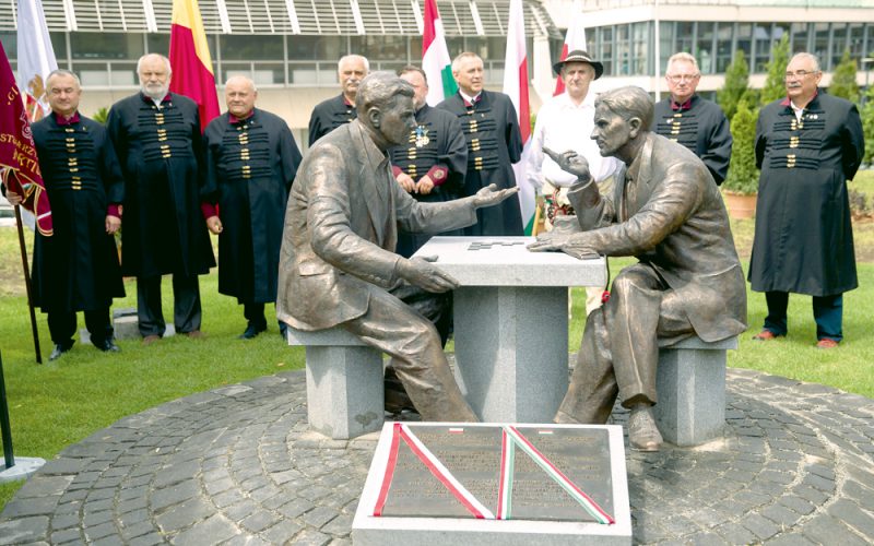 Burżujów wróg, ludu obrońca