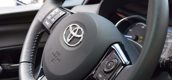 Ekonomiczny miejski samochód osobowy – Toyota Yaris 3