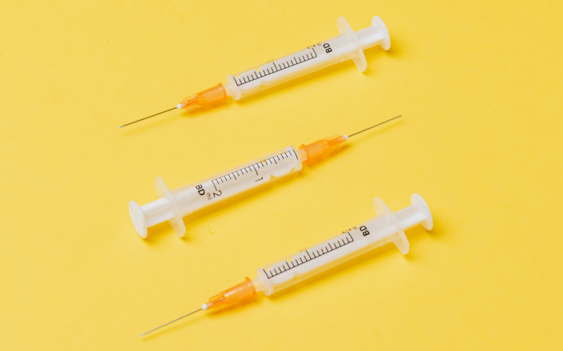 Trzecia dawka szczepionki przeciwko COVID-19 jest konieczna?