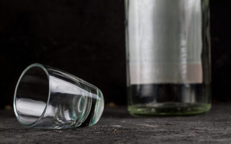 Szukasz odtrucia alkoholowego w&nbsp;Warszawie? Zadzwoń po&nbsp;KacDoktora!