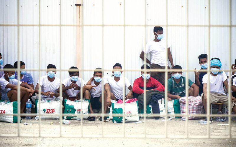 Uszy słyszą jedno, oczy widzą drugie