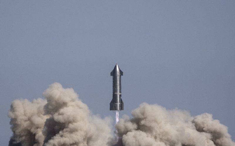 Wybuch prototypu SpaceX tuż po lądowaniu