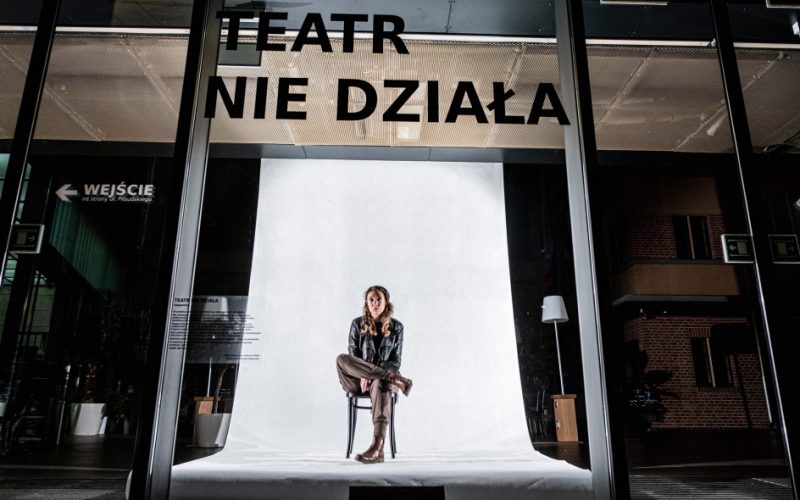 Teatr prowizorycznych rozwiązań