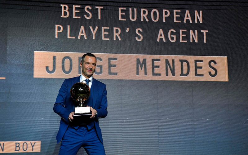 Kto ma agenta w rodzie, tego bieda nie ubodzie