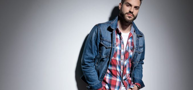 Kurtka jeansowa – modowy must have każdego faceta