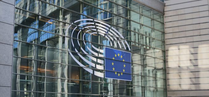 Czarnecki winny 100 tys. euro