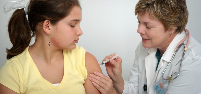 USA: FDA dopuszcza szczepienia od 12. roku życia