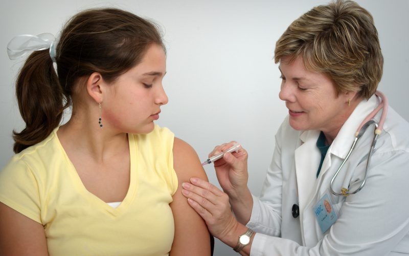 USA: FDA dopuszcza szczepienia od 12. roku życia