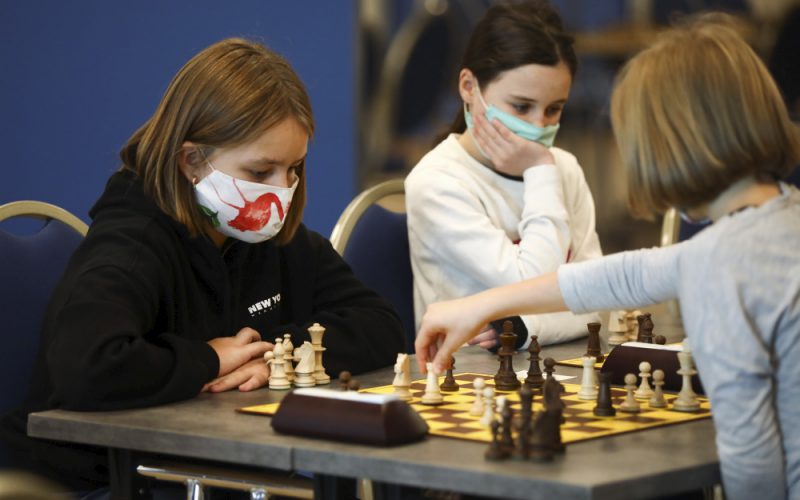 Szachowe nierówności