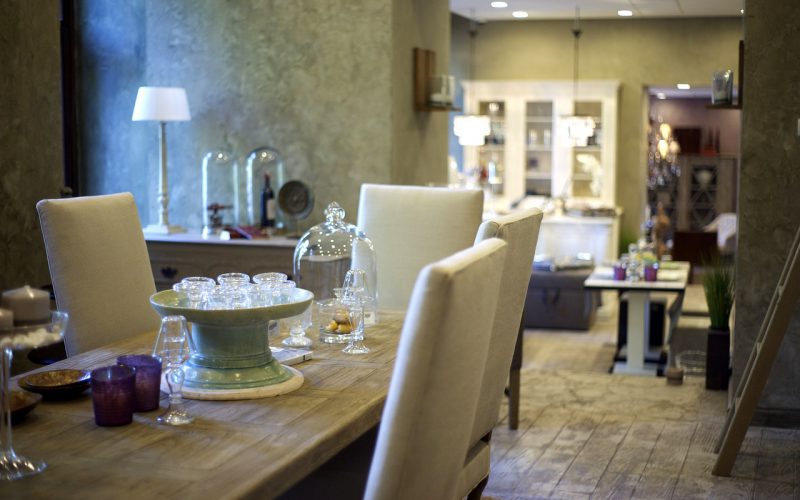 Stwórz niepowtarzalną przestrzeń z odpowiednio dobranymi krzesłami!