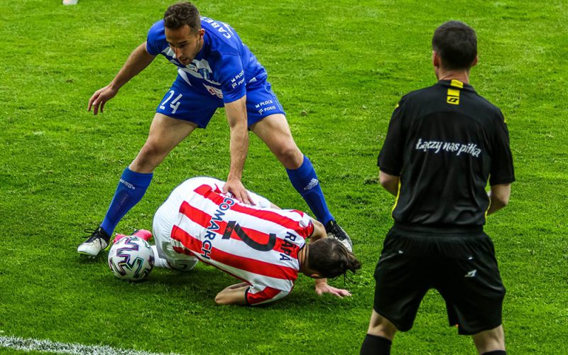 Klubowa piłka, czyli show dla ubogich