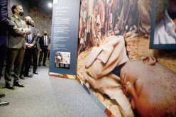 Paryż ślepy na masakrę Tutsi